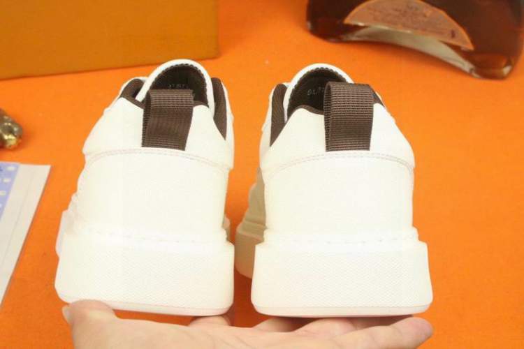 Picture of Louis Vuitton Shoes _SKULVsz38-43mnf101815470